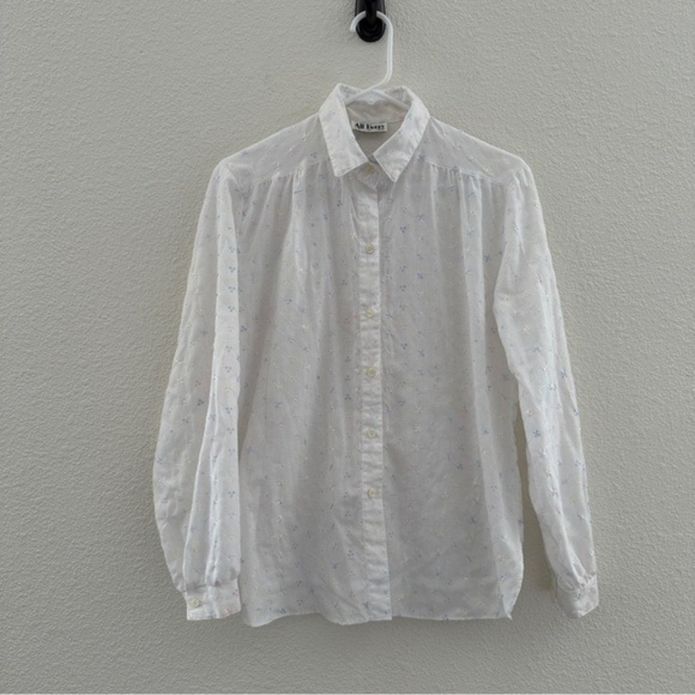 All Hours Button‎ Up Shirt White Floral Pastel Embroidered Stitch Vintage Small